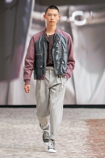 Look 12